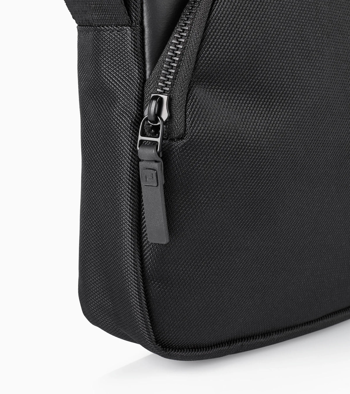 Porsche Design Voyager Nylon Shoulder Bag S in Black, view 5
