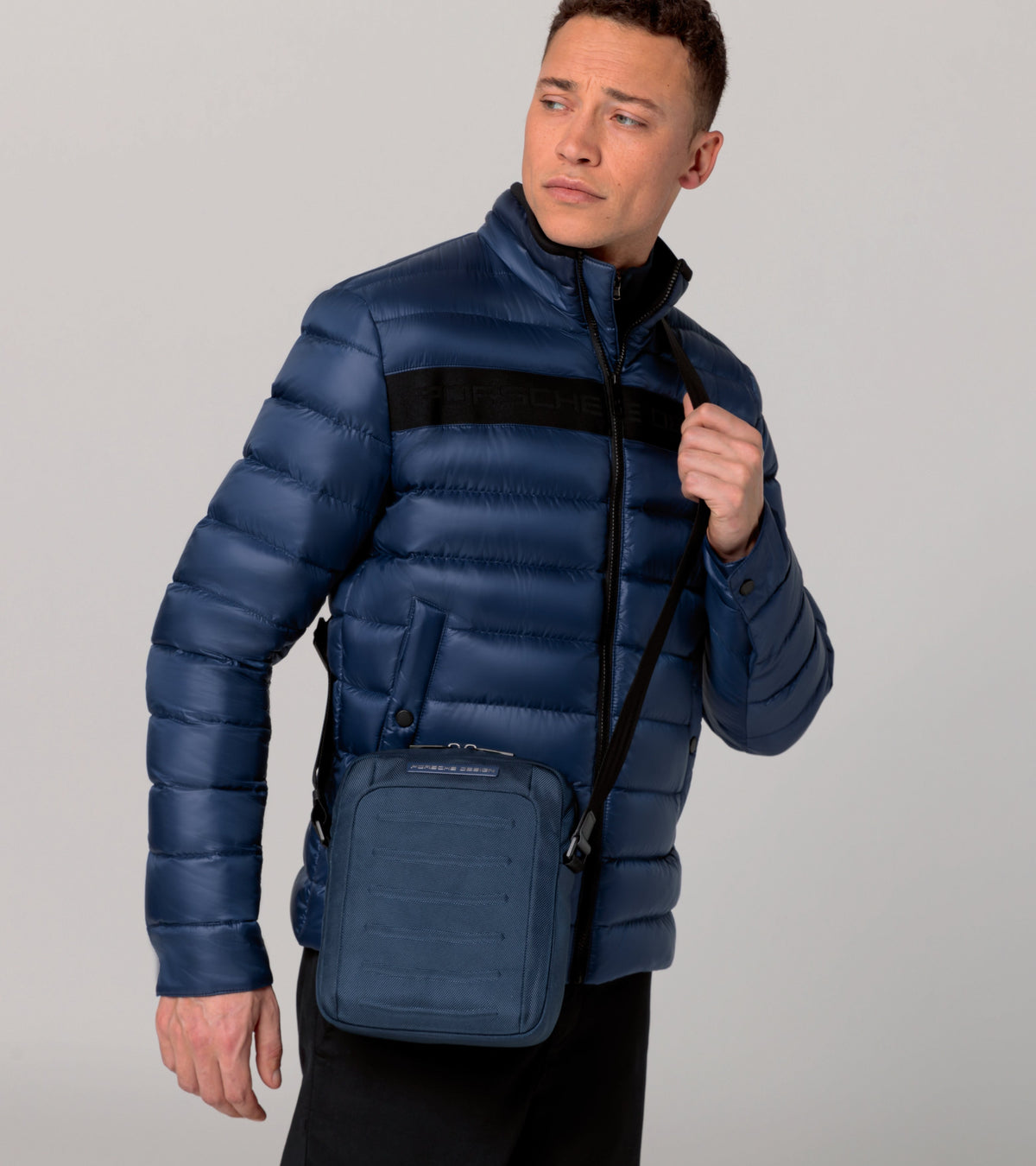 Porsche Design Roadster Pro Shoulder Bag XS in Blue, view 6